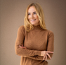 Veron pulóver aranybarna – Hosszú ujjú női kötött pulóver – Innova Fashion