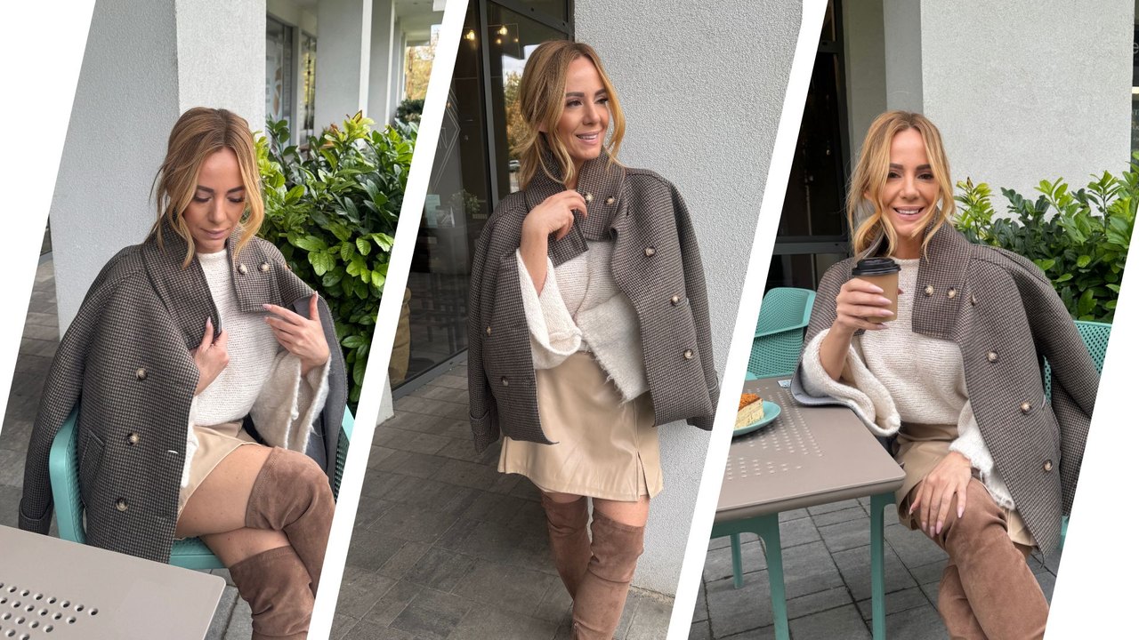Barna pepita átmeneti kabát krémszínű kötött pulóverrel és bézs műbőr szoknyával – Innova Fashion